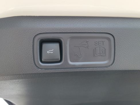 Certified 2024 Ford Expedition Max XLT RWD image 10