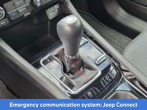 Used 2025 Jeep Compass Trailhawk AWD/4WD image 22
