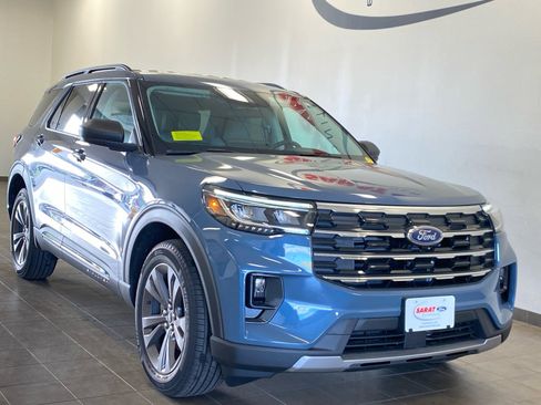 New 2026 Ford Explorer Active w/ Active Comfort Package AWD/4WD image 2