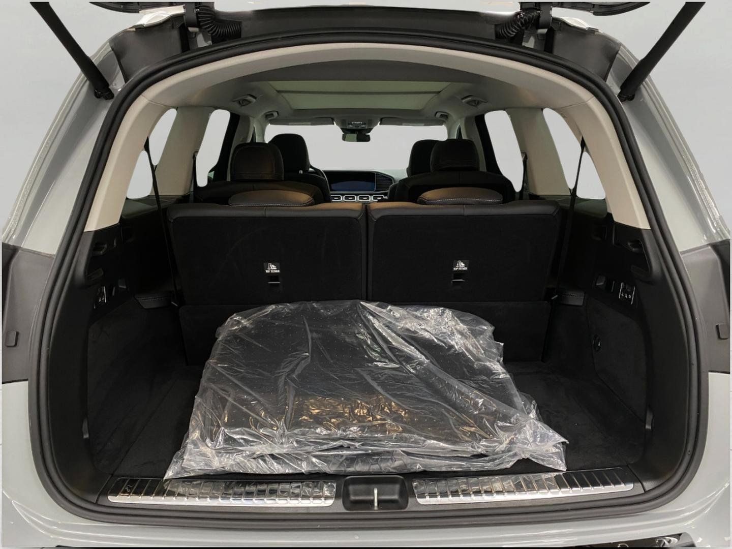 Certified 2026 Mercedes-Benz GLS 450 4MATIC image 6