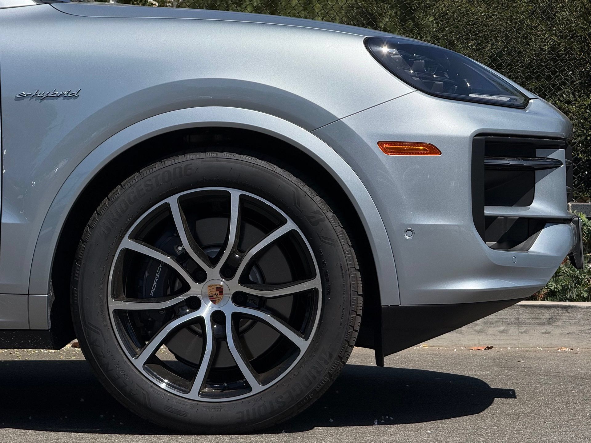 Certified 2026 Porsche Cayenne E-Hybrid AWD/4WD image 12