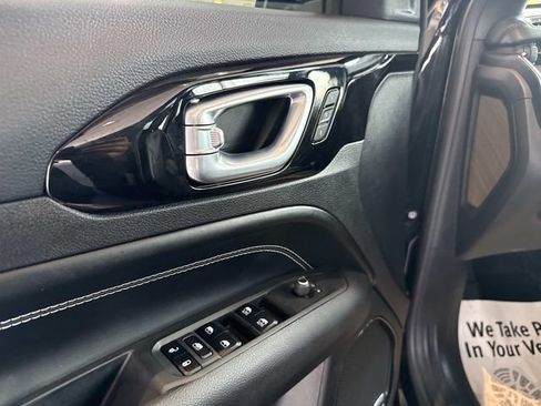 Used 2022 Jeep Compass High Altitude AWD/4WD image 46