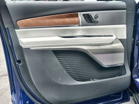 New 2026 Cadillac Vistiq Sport image 23