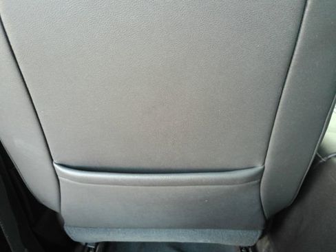 Used 2021 GMC Yukon SLT w/ SLT Luxury Package image 28