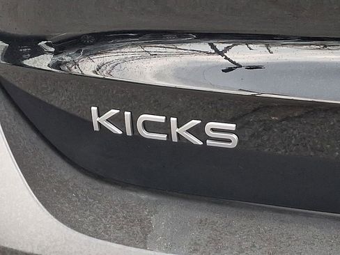 Used 2025 Nissan Kicks SR image 30