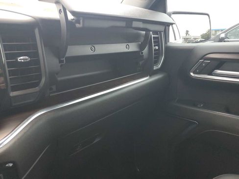 Used 2024 GMC Sierra 1500 SLT w/ X31 Off-Road Package AWD/4WD image 17