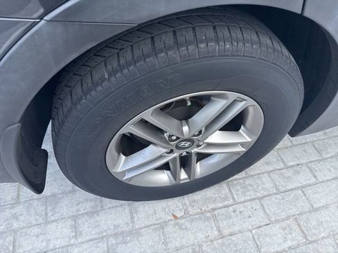 Used 2018 Hyundai Santa Fe Sport w/ 2.4L Value Package 02 image 10