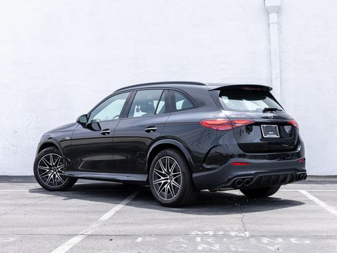Used 2025 Mercedes-Benz GLC 43 AMG 4MATIC image 5