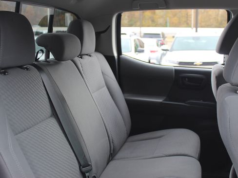 Used 2020 Toyota Tacoma SR image 29