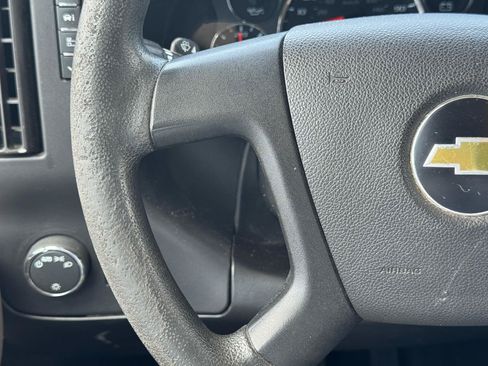 Used 2021 Chevrolet Express 2500 RWD image 23