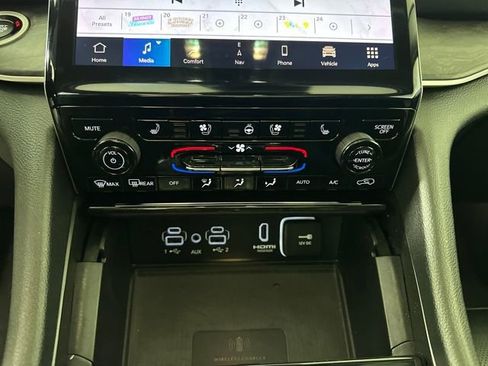 Used 2023 Jeep Grand Cherokee 4WD 4xe w/ Luxury Tech Group II image 23