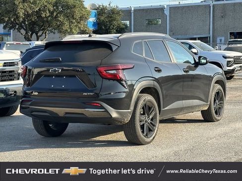 Used 2024 Chevrolet Trax ACTIV w/ Driver Confidence Package FWD image 4