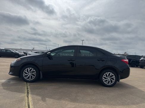 Used 2017 Toyota Corolla LE image 12