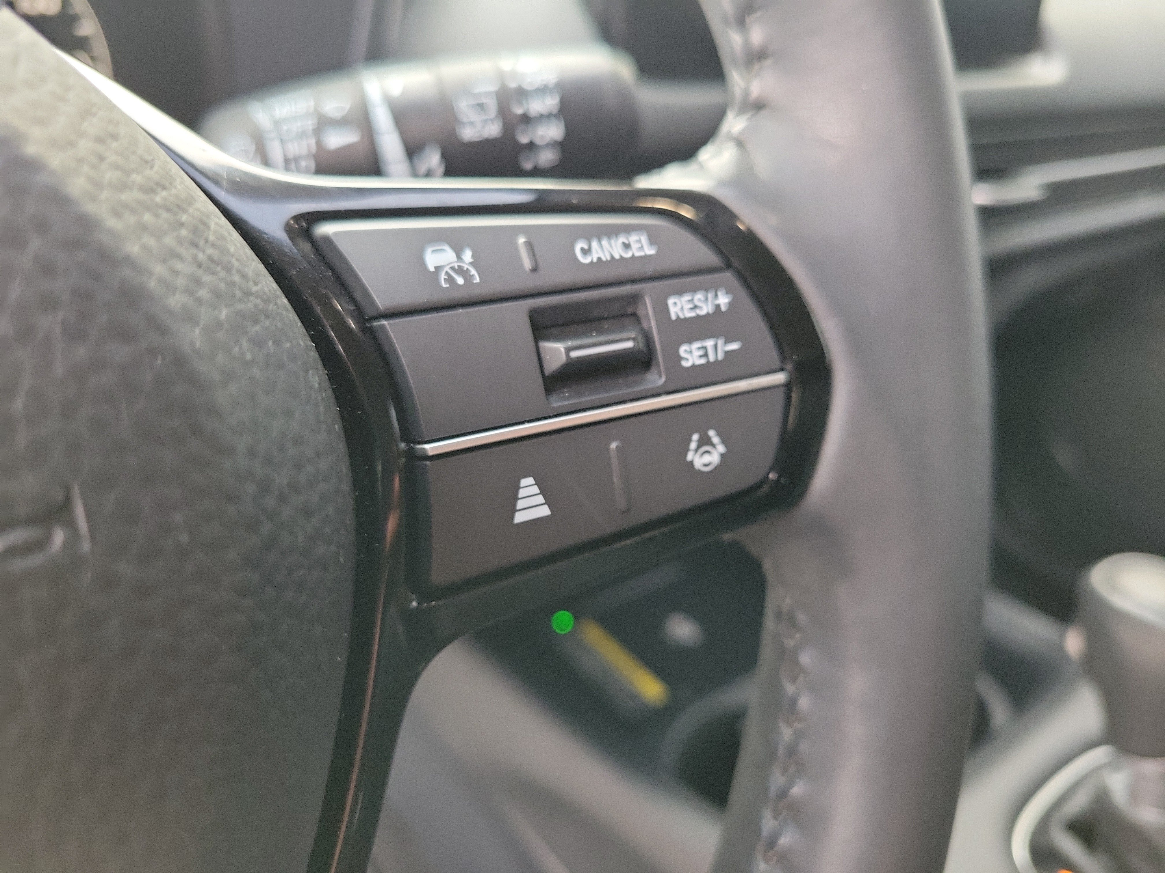 Used 2024 Honda HR-V EX-L image 25