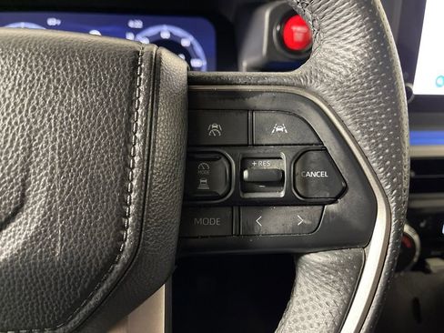 Certified 2025 Toyota Tacoma TRD Off-Road image 27