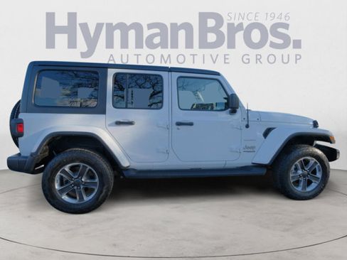 Used 2020 Jeep Wrangler Unlimited Sahara AWD/4WD image 2