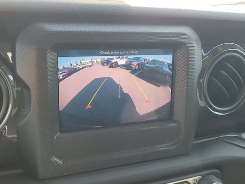 Used 2020 Jeep Wrangler Unlimited Sport AWD/4WD image 24