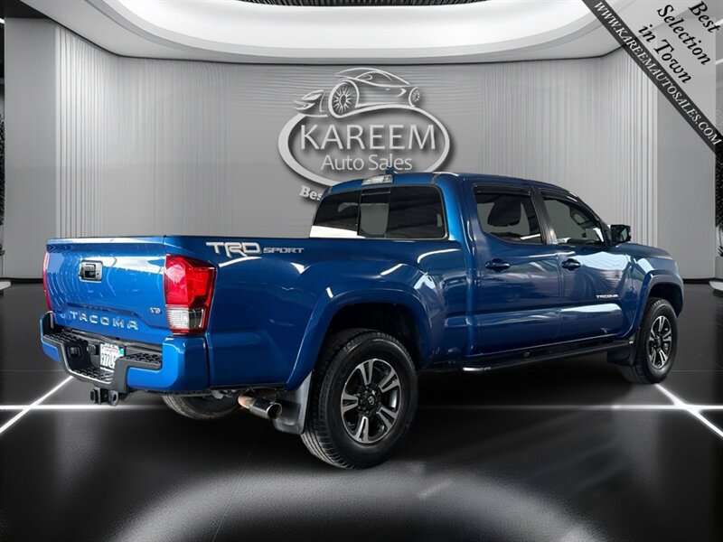 Used 2017 Toyota Tacoma TRD Sport w/ Tow Package RWD image 5