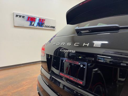 Used 2016 Porsche Cayenne AWD/4WD image 40