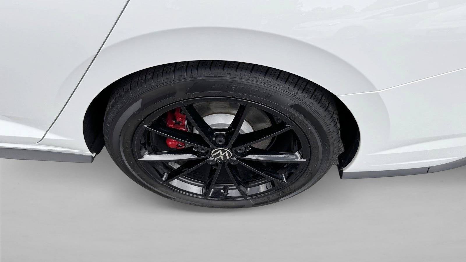 Used 2026 Volkswagen Jetta GLI Autobahn FWD image 9