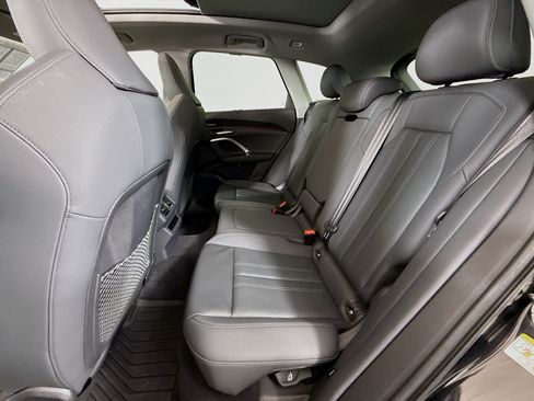 Used 2025 Audi Q5 Premium Plus AWD/4WD image 23