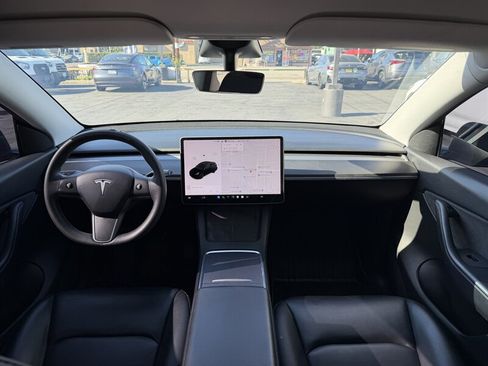 Used 2021 Tesla Model Y Long Range AWD/4WD image 13