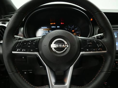 Used 2023 Nissan Kicks SR w/ SR Premium Package FWD image 13