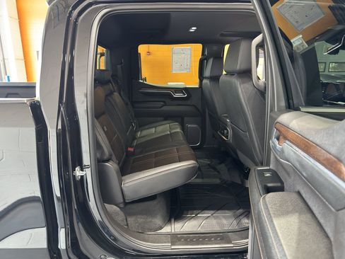 Used 2023 Chevrolet Silverado 1500 High Country w/ High Country Premium Package image 21