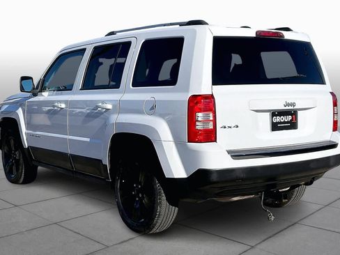 Used 2012 Jeep Patriot Latitude w/ Altitude Pkg image 10