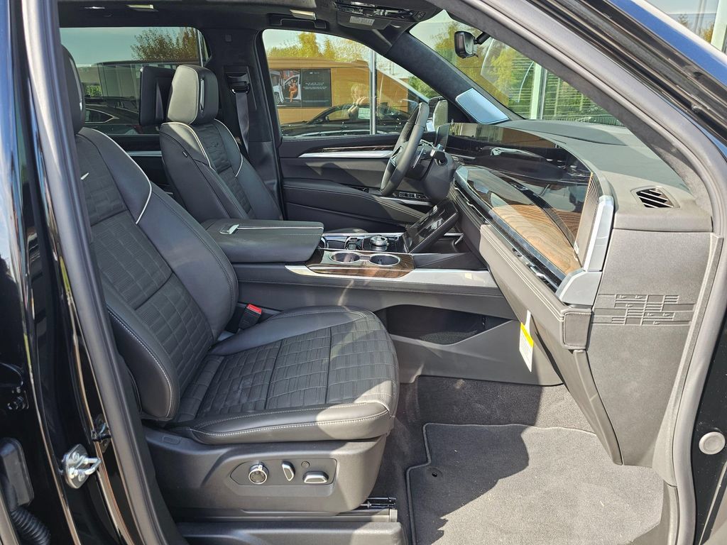 New 2026 Cadillac Escalade ESV Platinum Sport AWD/4WD image 11