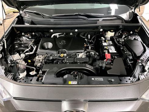 Certified 2020 Toyota RAV4 LE w/ All Weather Liner Package AWD/4WD image 28