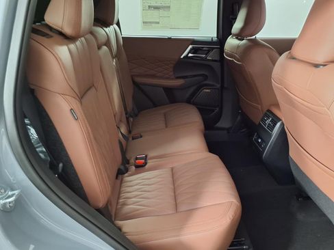 New 2025 Mitsubishi Outlander SEL image 11