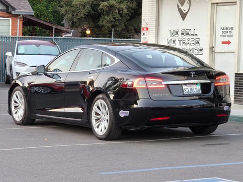 Used 2018 Tesla Model S 75D AWD/4WD image 10