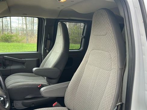 Used 2018 Chevrolet Express 3500 LT w/ LT Preferred Equipment Group image 36