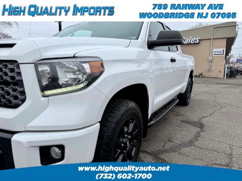 Used 2019 Toyota Tundra SR5 w/ SX Package image 10