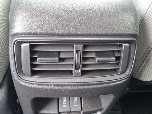 Used 2018 Honda CR-V EX image 11