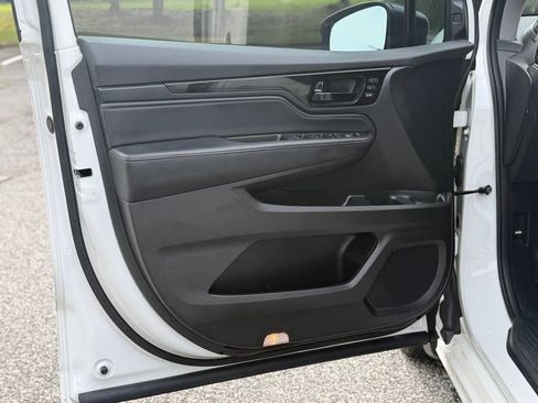 Used 2023 Honda Odyssey Touring image 9