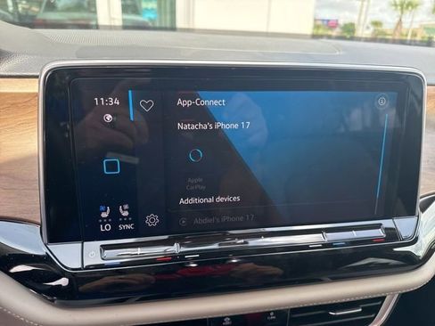 Used 2024 Volkswagen Atlas SE FWD image 21