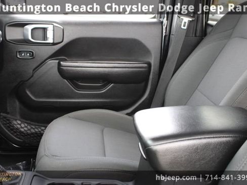 Used 2021 Jeep Wrangler Unlimited Sport image 31