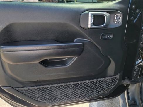 Used 2021 Jeep Gladiator Sport AWD/4WD image 23