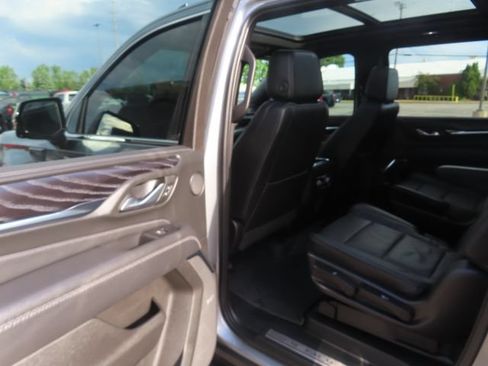 Used 2023 GMC Yukon XL Denali w/ LPO, Floor Liner Package AWD/4WD image 21