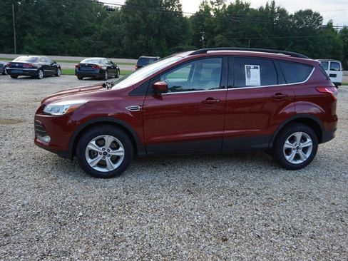 Used 2016 Ford Escape SE w/ Equipment Group 201A AWD/4WD image 8
