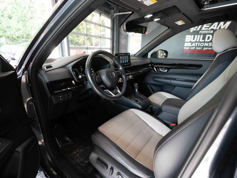 Used 2023 Honda CR-V Sport Touring image 8