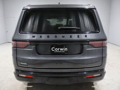 Used 2023 Jeep Wagoneer Series II image 3