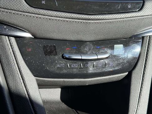 Used 2023 Cadillac XT5 Luxury image 25