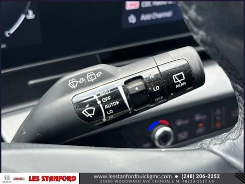 Used 2025 Kia Sportage SX AWD/4WD image 26