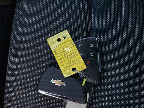 Used 2024 Chevrolet Traverse LS image 32