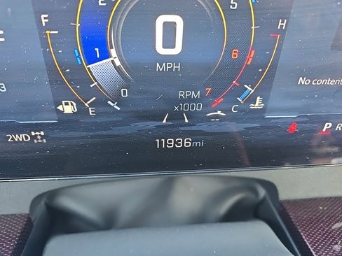 Used 2025 Chevrolet Traverse RS image 24