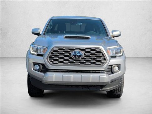 Used 2022 Toyota Tacoma TRD Sport w/ Technology Package RWD image 2