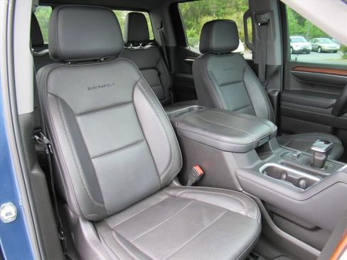 Used 2024 GMC Sierra 1500 Denali AWD/4WD image 8
